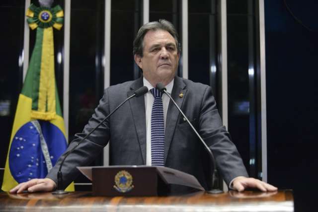 Moka afirma ver &quot;provas robustas&quot; contra Dilma, ao defender impeachment