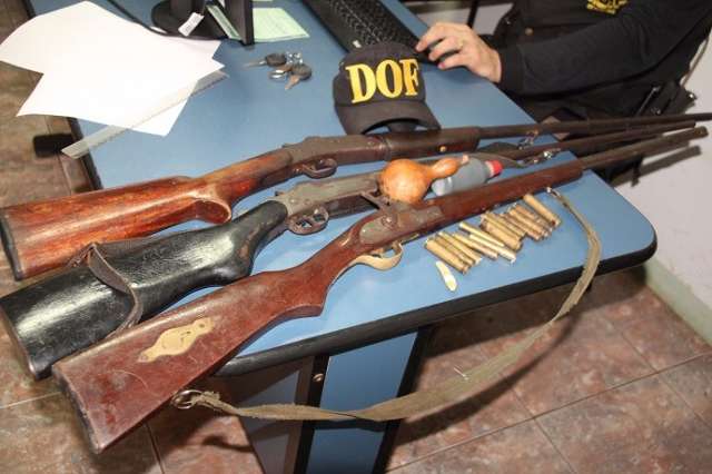 DOF prende "ca&ccedil;adores" com armamento ilegal na MS-473