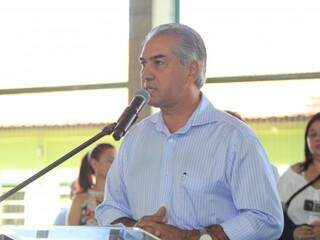 Governador Reinaldo Azambuja, durante discurso. (Foto: Marina Pacheco/Arquivo).