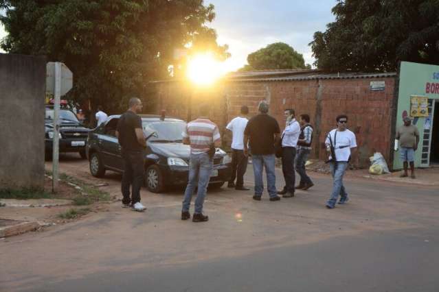 Ap&oacute;s ca&ccedil;ar assassinos de PM durante &agrave; noite, pol&iacute;cia n&atilde;o prende ningu&eacute;m