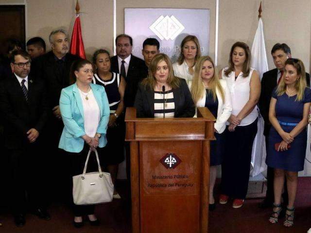 Em v&iacute;deo, CV avisa que cabe&ccedil;a de procuradora &quot;est&aacute; a premio&quot; 