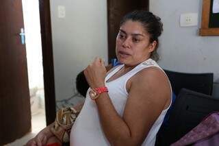 Raquel diz que os médicos cubanos olham no olho do paciente e ouvem com paciência (Foto: Marcelo Victor)