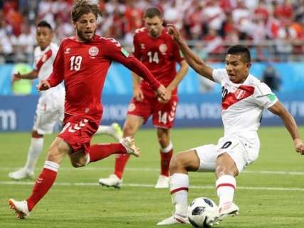 Em jogo apertado e com erro de pênalti, Peru perde para a Dinamarca por 1 a 0