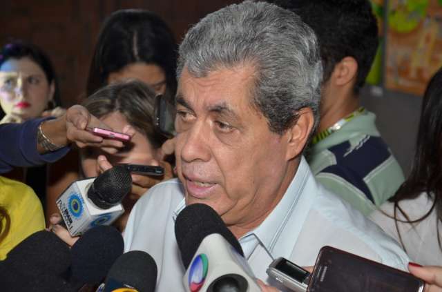 Andr&eacute; promete inaugurar hotel para vereadores at&eacute; o fim do mandato