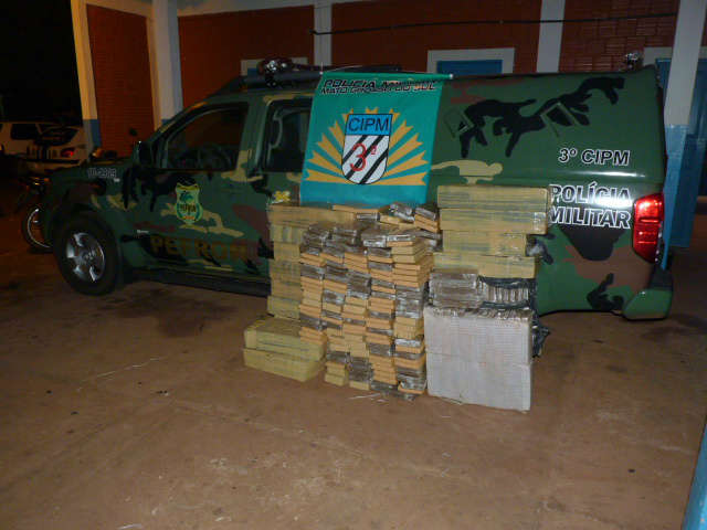  Vendedor &eacute; preso com pouco mais de meia tonelada de maconha na MS-289