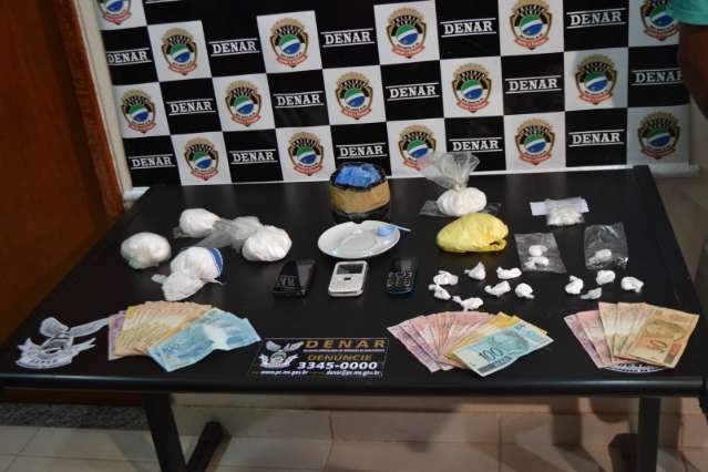 Traficantes lucram R$ 938 mil com venda de coca&iacute;na a caminhoneiros