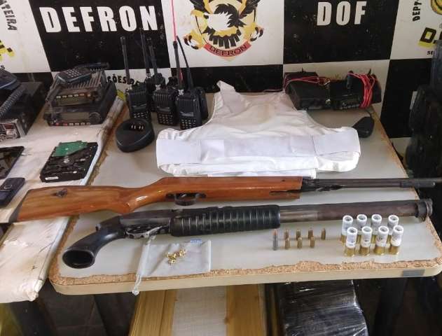 Opera&ccedil;&atilde;o desmonta oficina de drogas, apreende ve&iacute;culos, armas e muni&ccedil;&otilde;es
