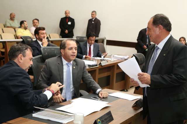 Deputados prepararam emendas para seguran&ccedil;a e educa&ccedil;&atilde;o no or&ccedil;amento