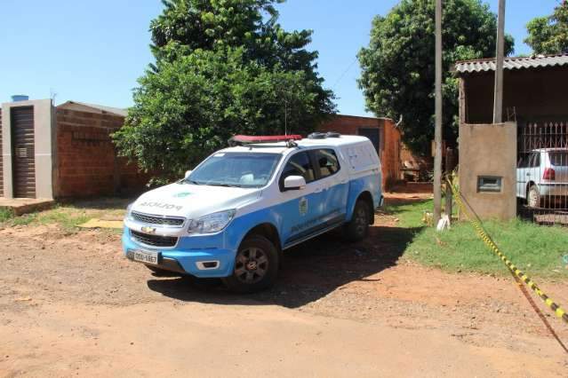 Adolescente de 12 anos est&aacute; entre suspeitos de matar homem a pauladas