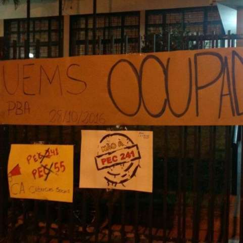 Mesmo com a&ccedil;&atilde;o judicial, alunos decidem manter invas&atilde;o da UEMS 
