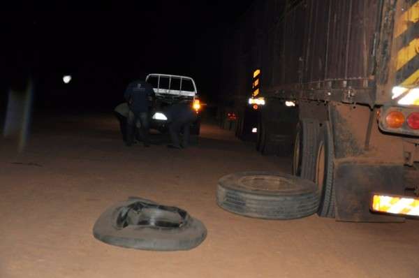 Duas pessoas ficam feridas com explos&atilde;o de pneu em Chapad&atilde;o do Sul