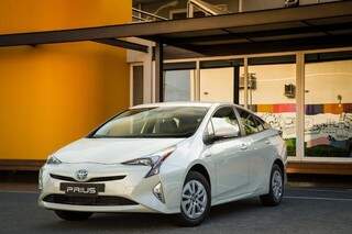 Segundo a marca o Prius faz 18,9 km/l em ciclo urbano e 17 km/l em rodovias e custa R$ 119.950. Fotos divulgação Toyota