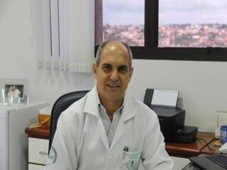 Doutor Paulo Buainain é alergista e gosta de se definir como alguém que busca melhorar os hábitos e a qualidade de vida&quot;. (Foto: Divulgação)