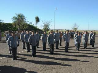 Sargentos formados hoje (Foto: Rodrigo Pazinato)