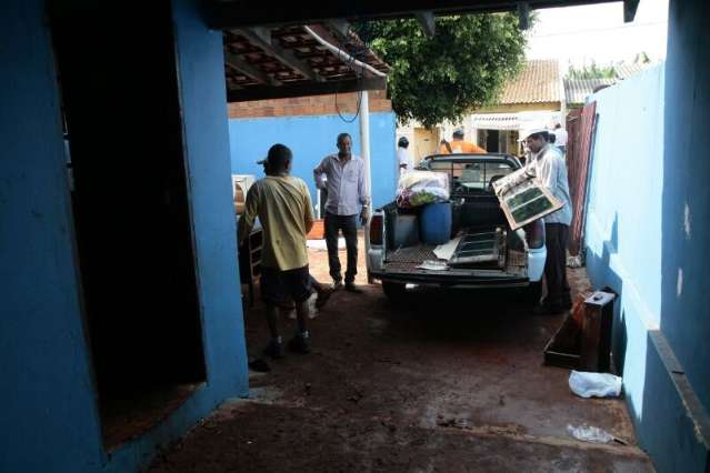 Com mais de 700 homens nas ruas, mutir&atilde;o de limpeza deve ir at&eacute; amanh&atilde;