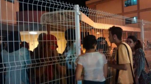 Acad&ecirc;micos ocupam reitoria da UFMS e s&atilde;o recebidos com viol&ecirc;ncia