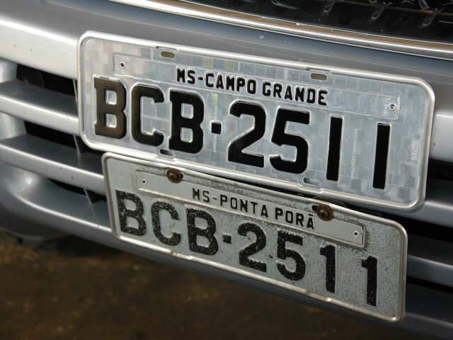  A partir de 2012 placa de ve&iacute;culo ser&aacute; em a&ccedil;o e com pel&iacute;cula refletiva