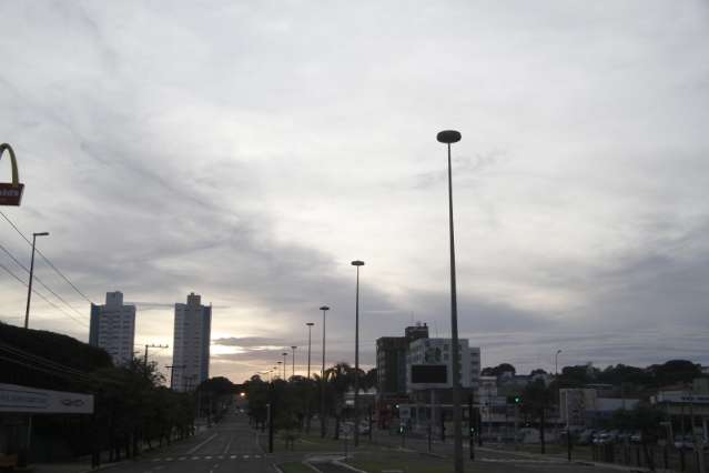 C&eacute;u amanhece parcialmente nublado e previs&atilde;o &eacute; de temporal