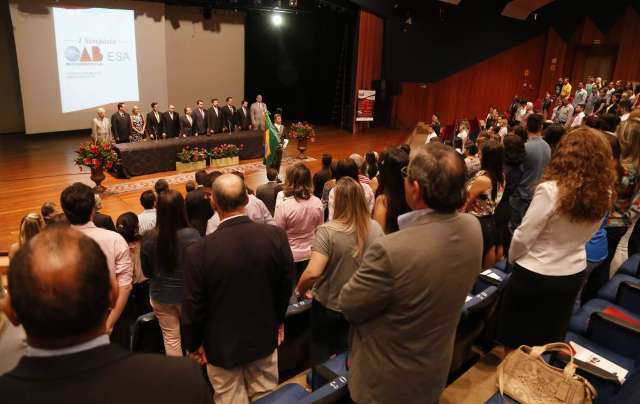 Simp&oacute;sio promove debate sobre novo c&oacute;digo de processo civil 