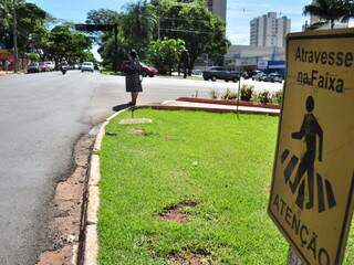 Pedestres estão mais conscientes sobre a importância da travessia segura, diz o diretor da Agetran.