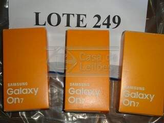 Lote 249 oferta três smartphones em leilão da Secretaria Fazenda. (Foto: Divulgação)
