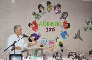 Governador Reinaldo Azambuja (PSDB) participou do lançamento do projeto Agrinho (Foto: Marcelo Calazans)