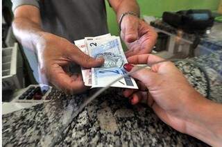 Os juros do crédito devem continuar a cair(Arquivo/Agência Brasil)
