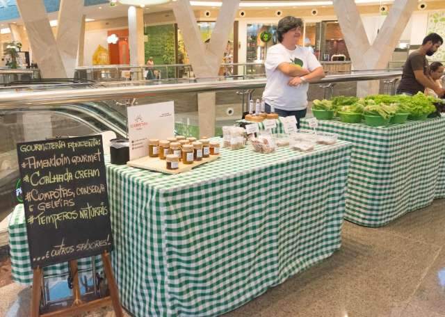 Direto da horta, todos os dias tem alguma feirinha de org&acirc;nicos na cidade