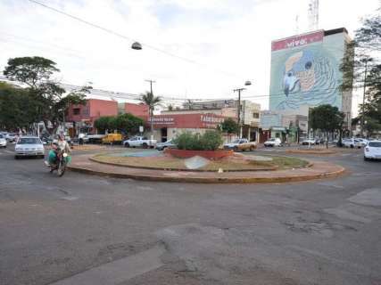 Governo e prefeitura discutem revitalização de rotatórias em avenida