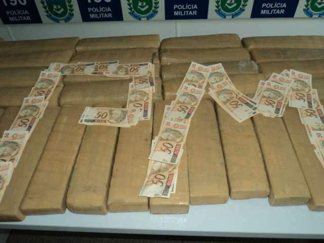  Patrulha Rural da PM apreende maconha e R$ 2.950 em notas falsas