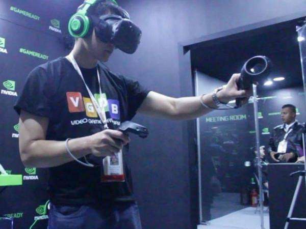 HTC Vive impressiona com realidade virtual de 1&ordf; com jogos de Terror e Star Wars