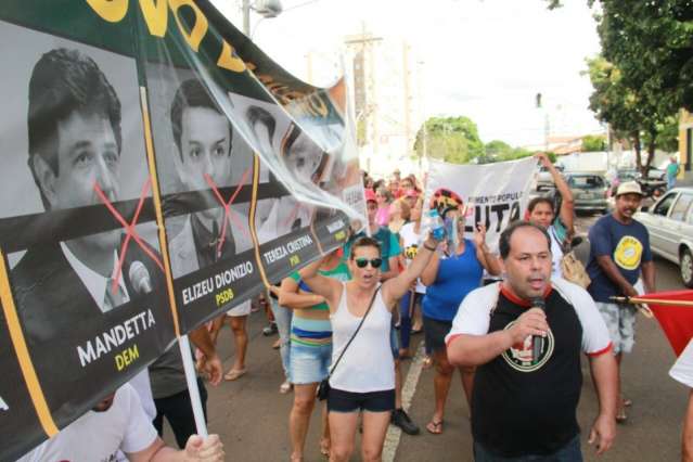 Depois de Marun e Tereza, &eacute; vez de Mandetta &#039;receber&#039; manifestantes