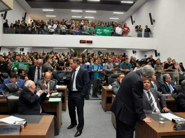 Deputados retornam de recesso com homenagens e projetos pol&ecirc;micos