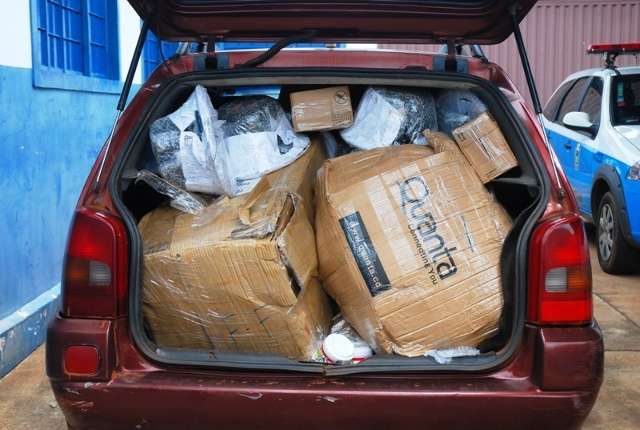 PM apreende ve&iacute;culos que levariam contrabando para S&atilde;o Paulo