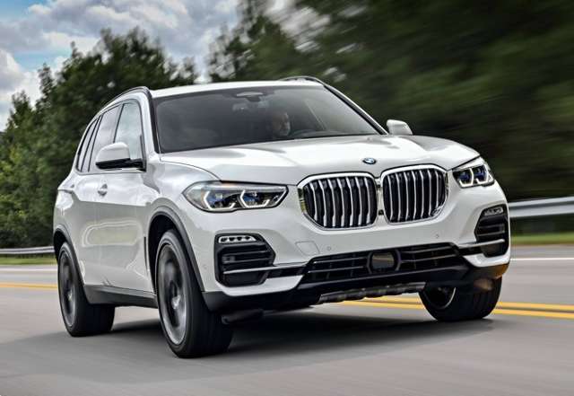 BMW X5 30d: Com dire&ccedil;&atilde;o aut&ocirc;noma, carro at&eacute; fala com motorista!