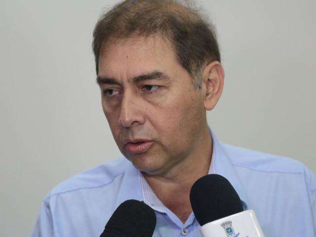 Prefeito mant&eacute;m reajuste de 2,79% e pede pressa aos vereadores