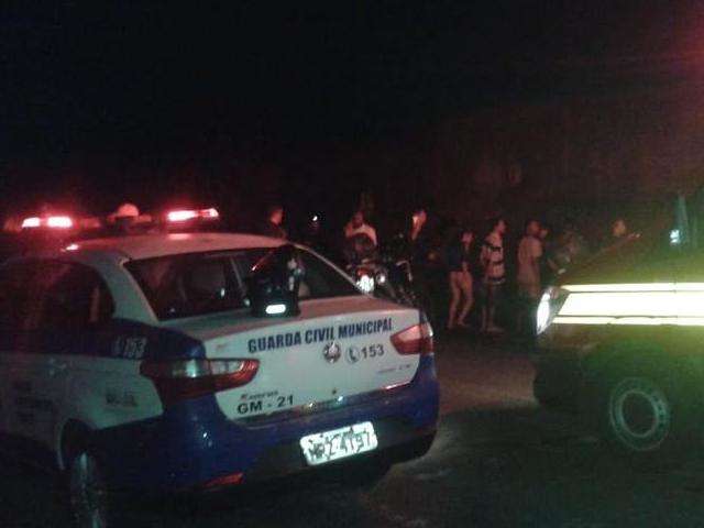 Guardas evitam linchamentos, flagram foragido por femic&iacute;dio e traficantes 