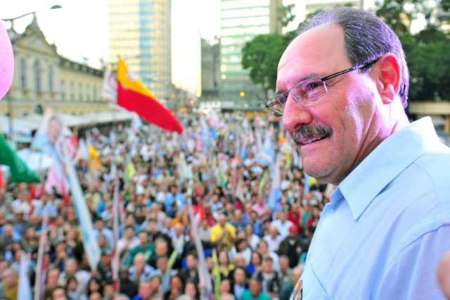Jos&eacute; Sartori derrota Tarso Genro e &eacute; o novo governador do RS