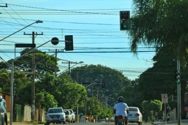 Domingo come&ccedil;a mais frio, com tempo parcialmente nublado