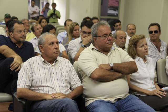 Produtores v&atilde;o fazer leil&atilde;o para contratar seguran&ccedil;as contra invas&otilde;es
