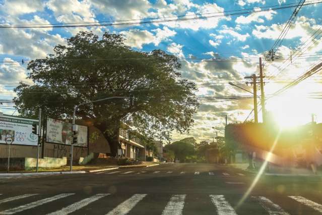 Segunda-feira de tempo quente em MS, com máxima de 35ºC