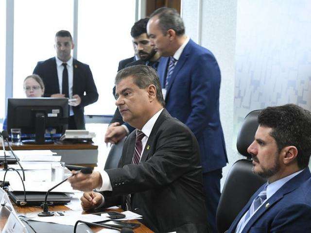 Nelsinho Trad ajuda a derrotar Moro em comiss&atilde;o do Congresso