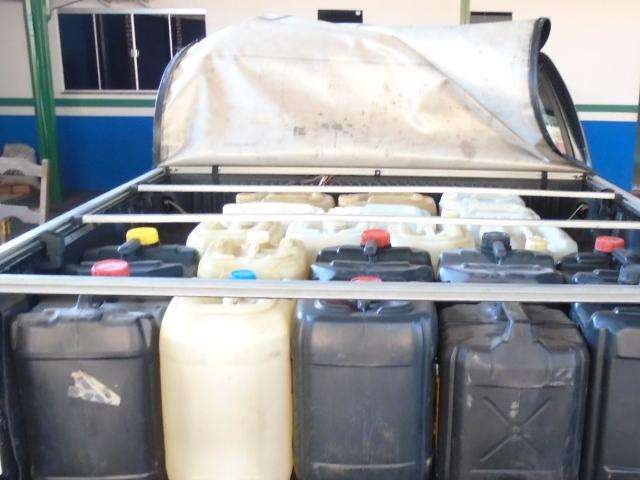 PMA apreende camionete que transportava 400 litros de combust&iacute;vel