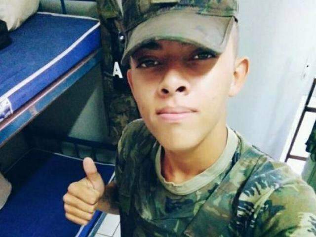 Fam&iacute;lia de soldado morto dentro da Base n&atilde;o acredita em tiro acidental 