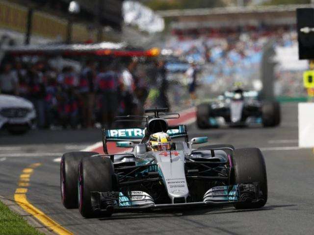 Hamilton fica com a primeira pole da temporada 2017 da F&oacute;rmula 1