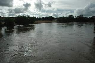 No mês passado, nível do rio já deixava ribeirinhos em alerta. (Foto: Plínio Goes)