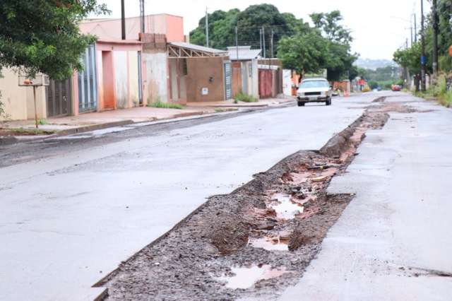 Ilhada pela chuva, moradora n&atilde;o consegue sair de casa e perde consulta
