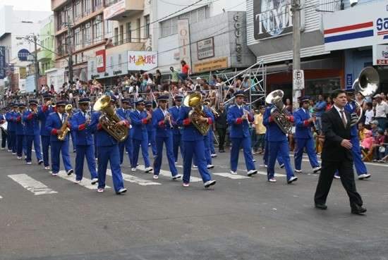 J&aacute; est&atilde;o abertas as inscri&ccedil;&otilde;es para o desfile c&iacute;vico de 26 de agosto