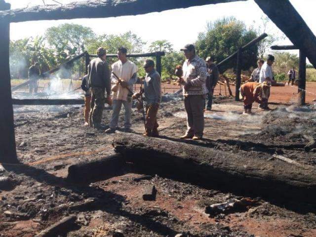 Casa de reza &eacute; destru&iacute;da pelo fogo em reserva mais populosa do pa&iacute;s