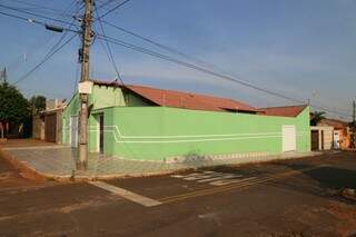 Casa comprada pelo vereador Chocolate por R$ 80 mil, e que recebeu reforma que custou R$ 50 mil (Foto: Fernando Antunes)